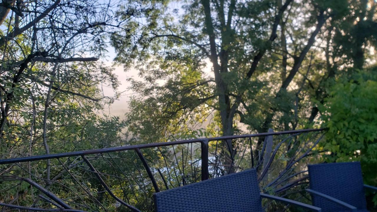Bed and Breakfast Fenetre Sur Loire Iguerande Экстерьер фото