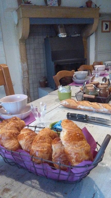 Bed and Breakfast Fenetre Sur Loire Iguerande Экстерьер фото